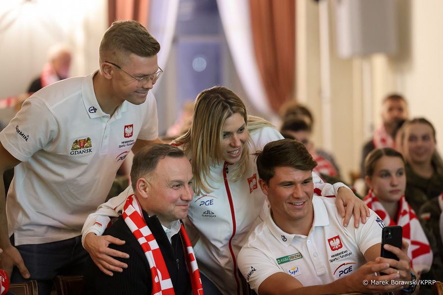 011_20221130_Para_Prezydencka_Mecz_Polska_Mistrzostwa_Swiata_MB2_0970.jpg