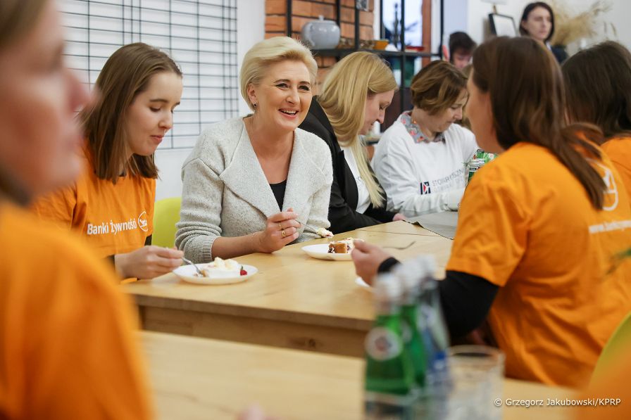015_20221130_Agata_Kornhauser_Duda_Paczki_Swiateczna_Zbiorka_Zywnosci_GJB_5596.jpg