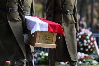 01__Andrzej_Duda_Cmentarza_Poleglych_Westerplatczykow_20221104_MB1_8227.jpg