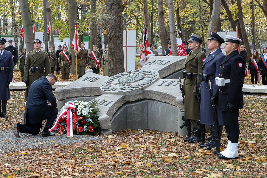 20__Andrzej_Duda_Cmentarza_Poleglych_Westerplatczykow_20221104_MB1_8417.jpg