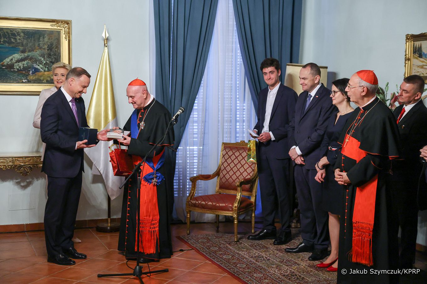 010_18__Andrzej_Duda_kardynal_Angelo_Comastri-_20221017_JS__4119.jpg