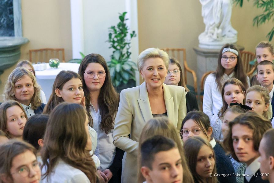010_Agata_Kornhauser-Duda_wycieczka_SP_Bilgoraj_20221104_GJA_8321.jpg