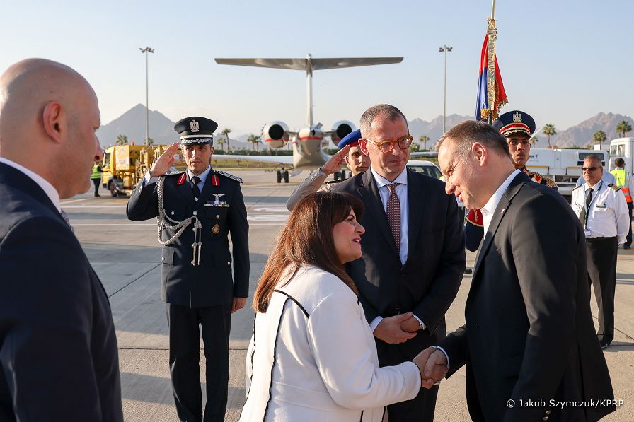01__Andrzej_Duda_przylot_Egipt_20221106_JSZ_4625.jpg