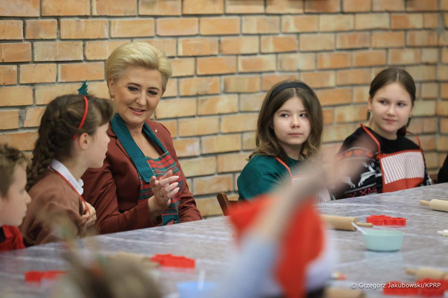 001_20221212_Agata_Kornhauser_Duda_Wolomin_Fabryka_Piernika_GJA_1225_.jpg