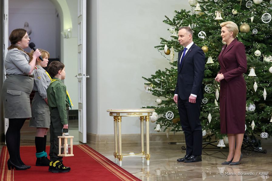 001_Para_Prezydencka_Swiatelko_Betlejemskie_20221212_MB2_4359.jpg