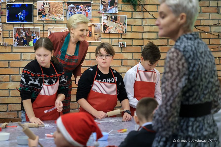 007_20221212_Agata_Kornhauser_Duda_Wolomin_Fabryka_Piernika_GJA_1486_.jpg