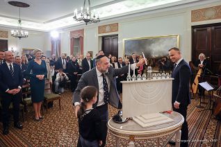 04__Andrzej_Agata_Duda_Chanuka_20221219_GJB_4452.jpg