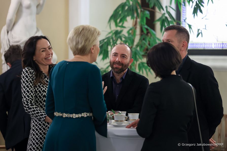 024_20221202_Agata_Kornhauser_Duda_ozdabianie_choinki_GJA_6604.jpg