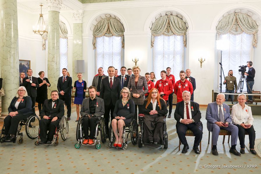 028_Para_Prezydencka_odznaczenia_niepelnosprawni_20221202_GJB_6040.jpg