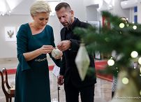 014_20221202_Agata_Kornhauser_Duda_ozdabianie_choinki_GJB_6665.jpg