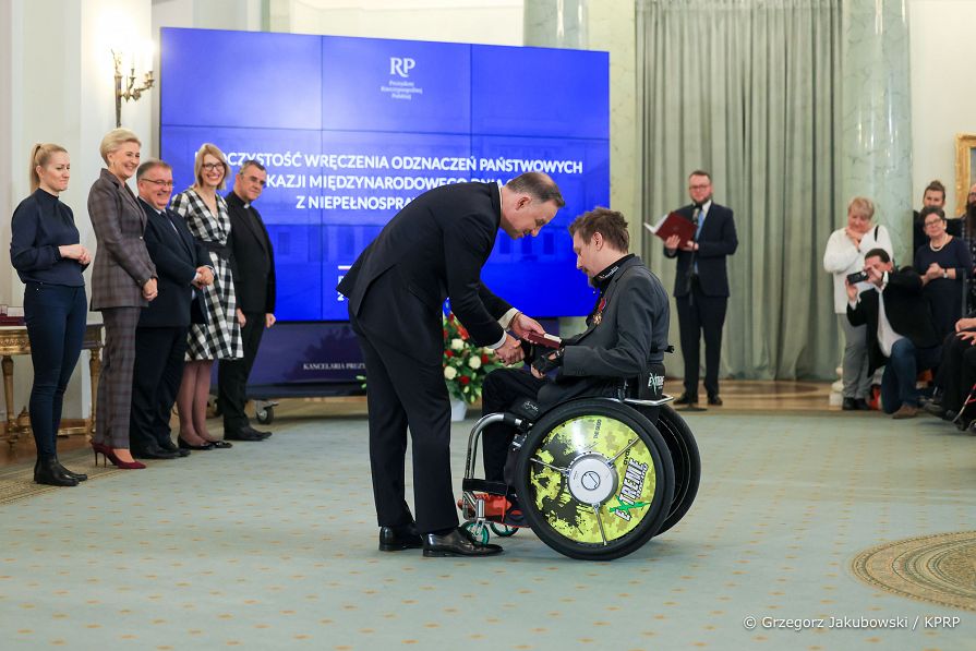 019_Para_Prezydencka_odznaczenia_niepelnosprawni_20221202_GJA_5658.jpg