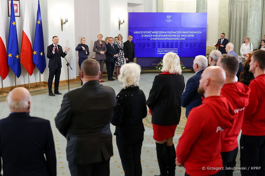 024_Para_Prezydencka_odznaczenia_niepelnosprawni_20221202_GJB_5990.jpg