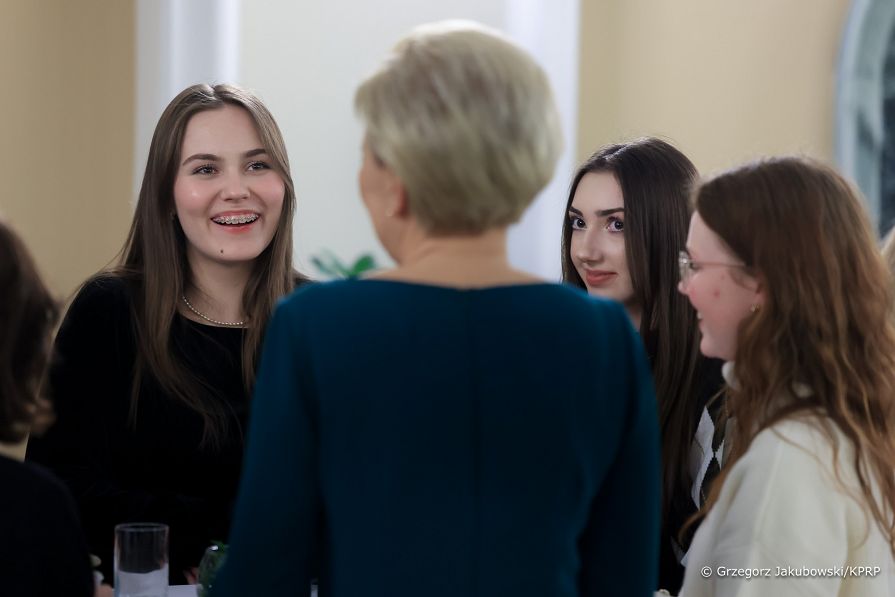 023_20221202_Agata_Kornhauser_Duda_ozdabianie_choinki_GJA_6594.jpg