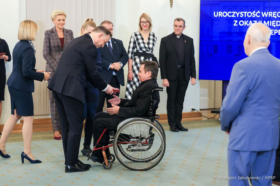 010_Para_Prezydencka_odznaczenia_niepelnosprawni_20221202_GJA_5456.jpg