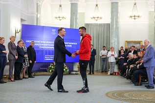 034_Para_Prezydencka_odznaczenia_niepelnosprawni_20221202_GJB_5898.jpg