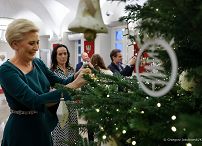 011_20221202_Agata_Kornhauser_Duda_ozdabianie_choinki_GJB_6602.jpg