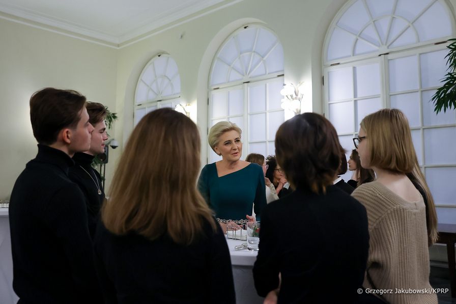 022_20221202_Agata_Kornhauser_Duda_ozdabianie_choinki_GJB_6927.jpg