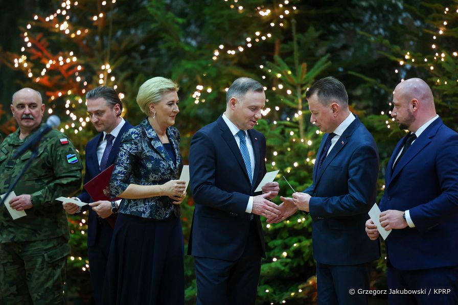 011_Para_Prezydencka_Rzeszow_spotkanie_przedswiateczne_zolnierze_20221220_GJB_5356.jpg