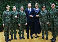 021_Para_Prezydencka_Rzeszow_spotkanie_przedswiateczne_zolnierze_20221220_GJA_5411.jpg