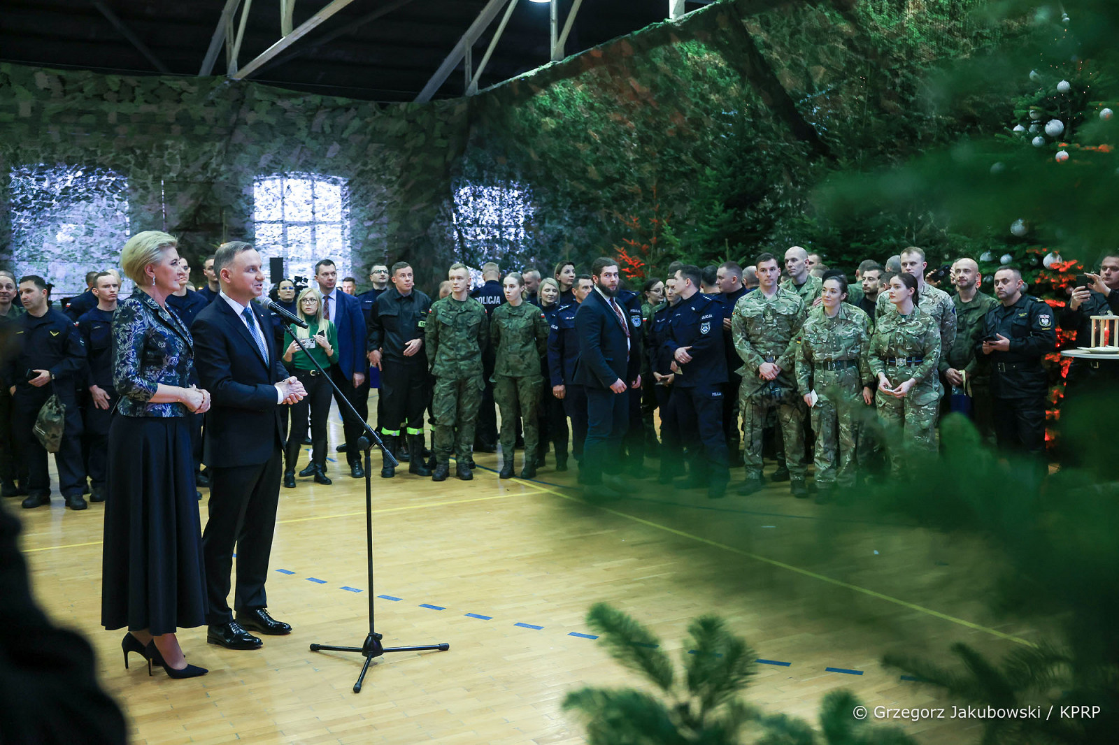 025_Para_Prezydencka_Rzeszow_spotkanie_przedswiateczne_zolnierze_20221220_GJA_5507.jpg [427.78 KB]