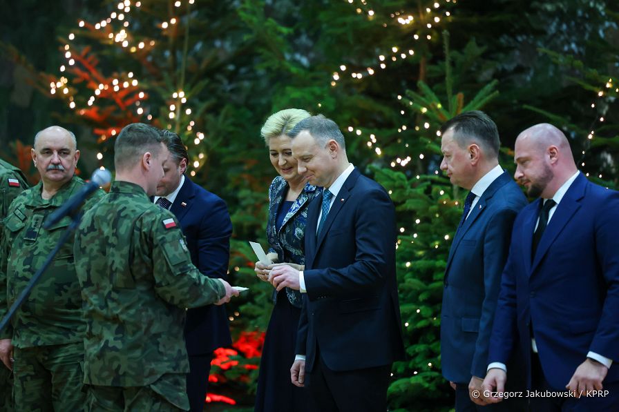 010_Para_Prezydencka_Rzeszow_spotkanie_przedswiateczne_zolnierze_20221220_GJB_5340.jpg
