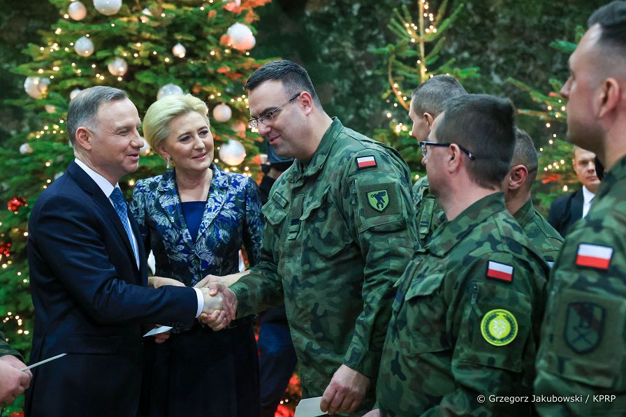 017_Para_Prezydencka_Rzeszow_spotkanie_przedswiateczne_zolnierze_20221220_GJA_5237.jpg