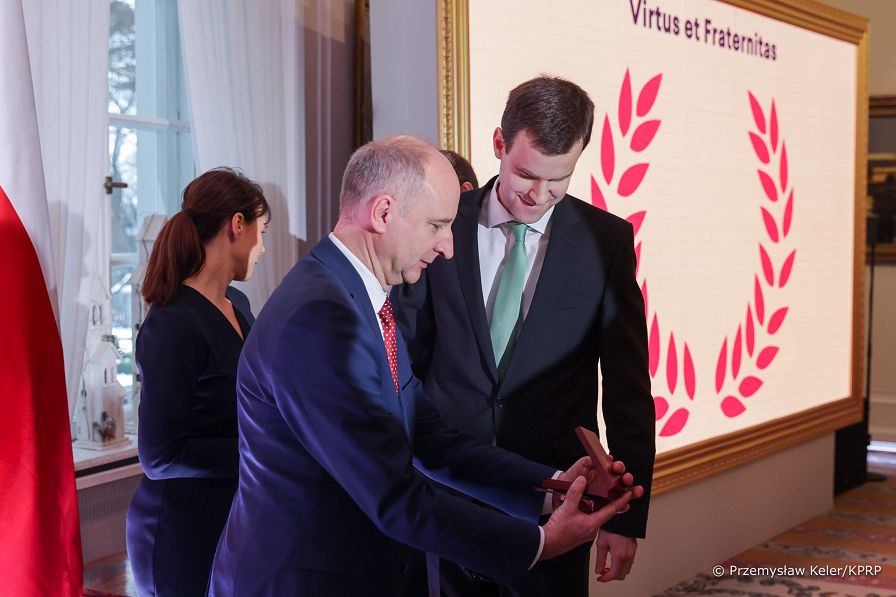 06__Wojciech_Kolarski_medale_Virtus_et_Fraternitas_20221220_PK1_4195.jpg