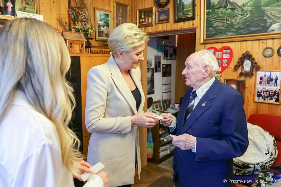 009_Agata_Kornhauser-Duda_wizyta_kombatant_20221219_PK1_1891.jpg