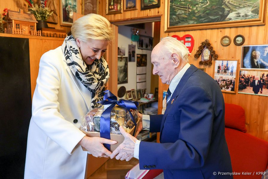001_Agata_Kornhauser-Duda_wizyta_kombatant_20221219_PK1_1353.jpg