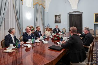 003_20221205_Anrzej_Duda_Spotkanie_Prezes_Netflix_PK1_3620.jpg