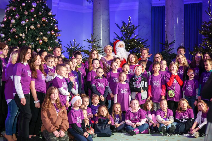 041_Agata_Kornhauser-Duda_Mikolajki_z_dziecmi_20221206_GJB_8898.jpg