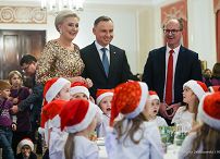 047_Para_Prezydencka_Mikolajki_z_dziecmi_20221206_GJB_9057.jpg