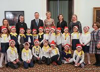 027_Para_Prezydencka_Mikolajki_z_dziecmi_20221206_PK1_5598.jpg