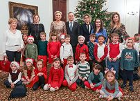 028_Para_Prezydencka_Mikolajki_z_dziecmi_20221206_PK1_5609.jpg
