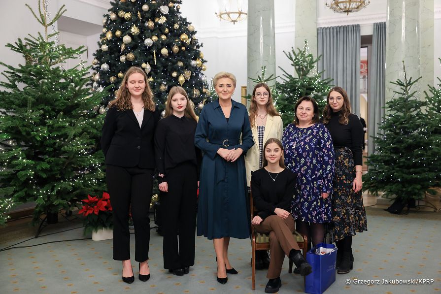 13__Agata_Kornhauser_Duda_Fundacja_Swietego_Mikolaja_20221206_GJA_8917.jpg