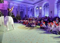 005_Agata_Kornhauser-Duda_Mikolajki_z_dziecmi_20221206_PK1_4332.jpg