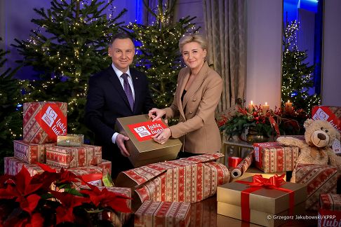 002_20221208_Para_Prezydencka_Pakowanie_Szlachetnej_Paczki__GJA_0419_p.jpg