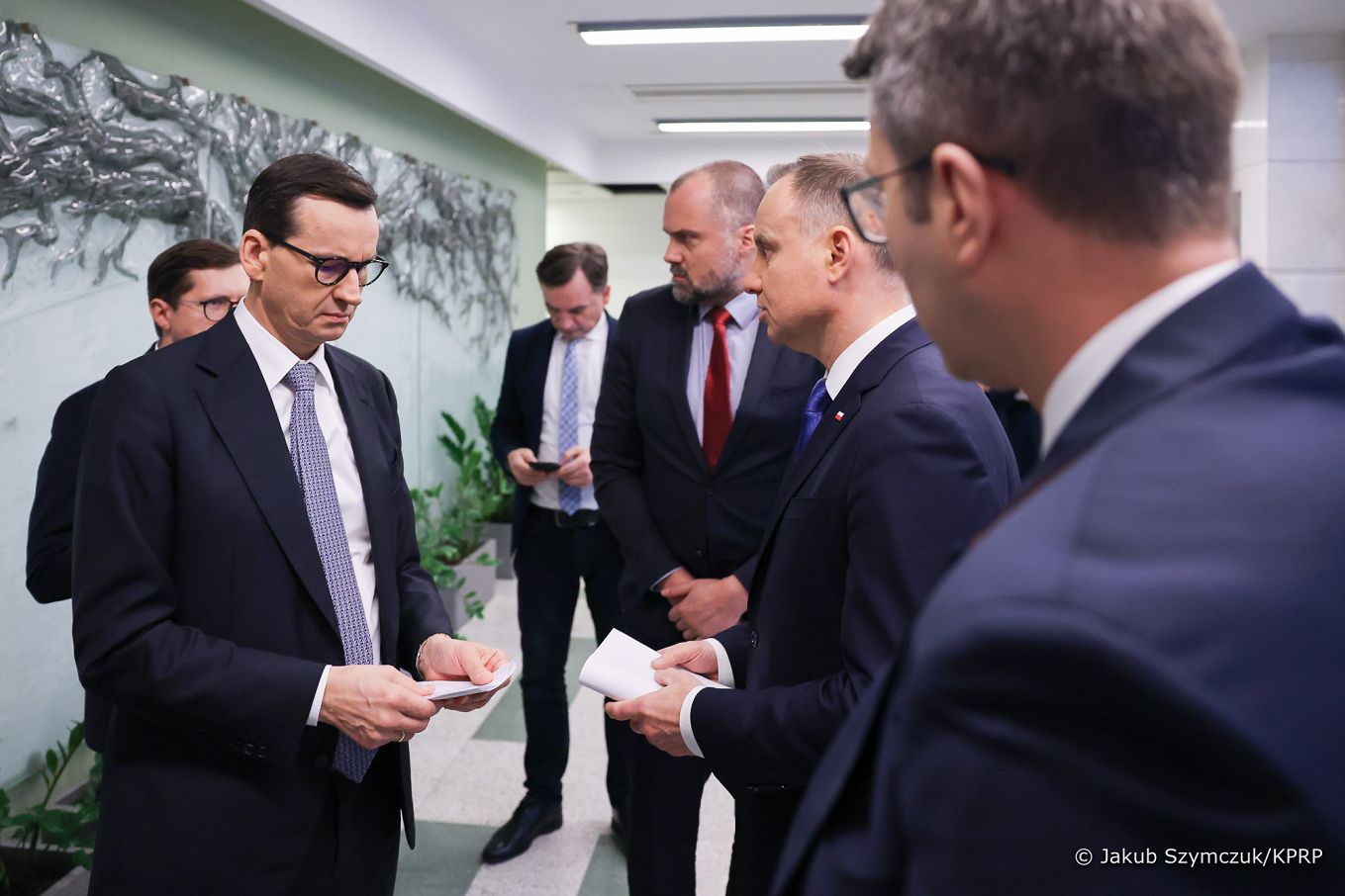040_01__Andrzej_Duda_Mateusz_Morawiecki_BBN_20221116_JSZ_9355.jpg