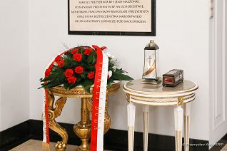 01_Kaplica_kwiaty_20220210_PK010249.jpg