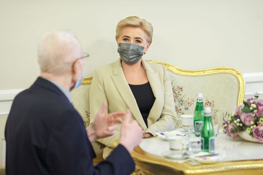 007_Agata_Kornhauser-Duda_Adam_Kwiatkowski_prof_Korab_20220215_GJA_3350a.jpg