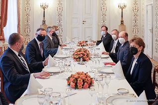 02__Andrzej_Duda_senatorowie_USA_20220221_JSZ_7023.jpg