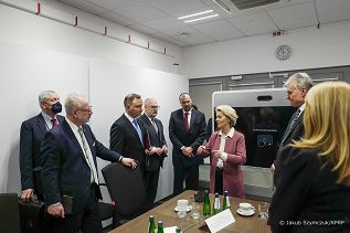 32__Andrzej_Duda_Szczyt_B9_20220225_L1000242.jpg