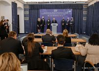 38__Andrzej_Duda__wypowiedz_media_Szczyt_B9_20220225_L1000285.jpg