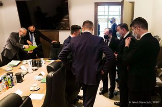 006_Andrzej_Duda_BBN_narada_Ukraina_20220225_L1000124.jpg