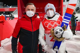 009_Andrzej_Duda_Pekin_olimpiada_skoki_20220206_JSZ_4894.jpg