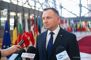 13__Andrzej_Duda_wypwiedz_media_Bruksela_20220207_MBO13606.jpg