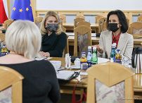 03__Bogna_Janke_przedstawiciele_fundacja_Integracja_20220208_PK019984.jpg