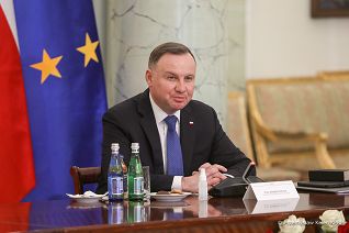 05__Andrzej_Duda_konsultacje_kola_kluby_parlamentarne_20220208_PK029358.jpg