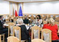 01__Bogna_Janke_przedstawiciele_fundacja_Integracja_20220208_PK019915.jpg