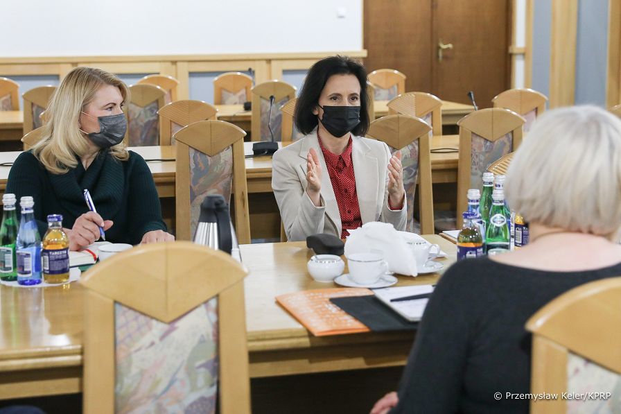 05__Bogna_Janke_przedstawiciele_fundacja_Integracja_20220208_PK019976.jpg